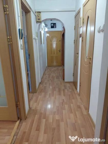 Apartament cu 2 camere decomandat în Micro 19