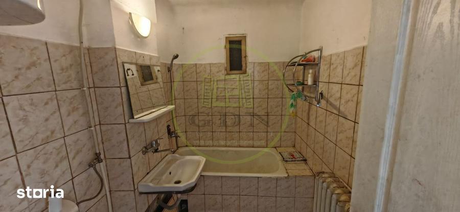 Apartament cu 4 camere decomandat în 1 Mai