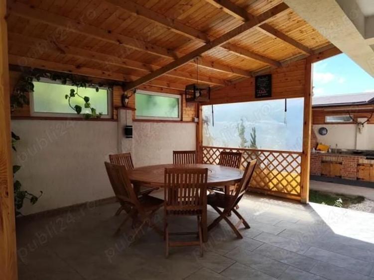 Duplex cu 5 camere cu Canalizare în Primo