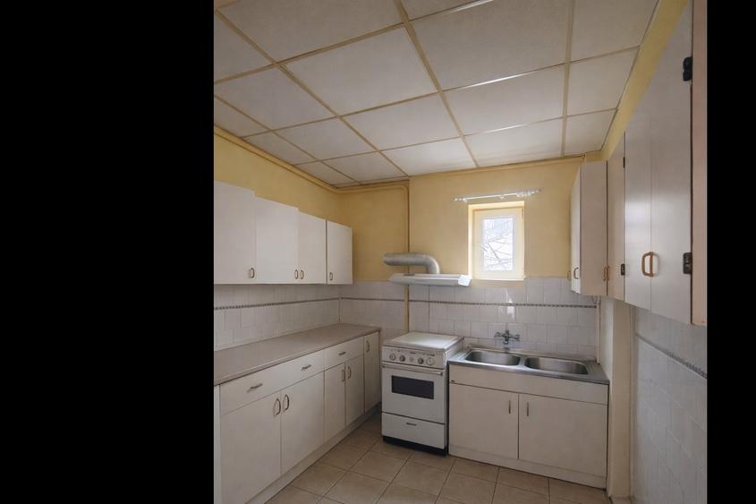 Casă individuală cu 2 camere cu Garaj în Semicentral