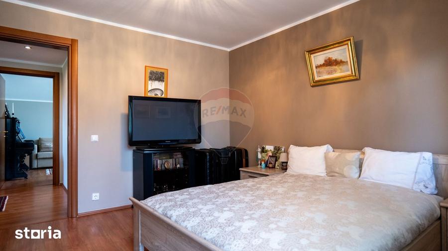 Casă cu 5 camere cu Teren 529 Mp în Balotești