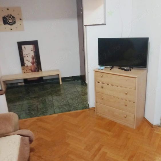 Apartament cu 2 camere semidecomandat în Bucur Obor