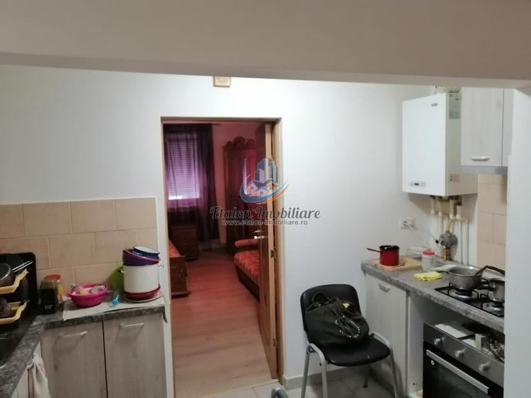 Apartament cu 2 camere decomandat în Periferie