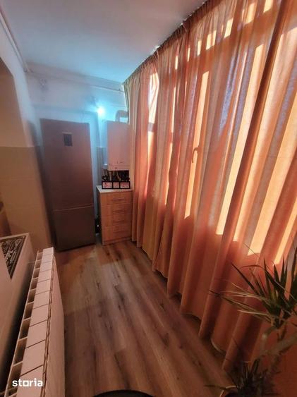 Apartament cu 3 camere decomandat, mobilat în City Park Mall