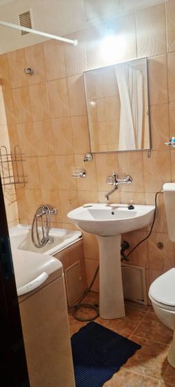 Garsonieră decomandată în Vest