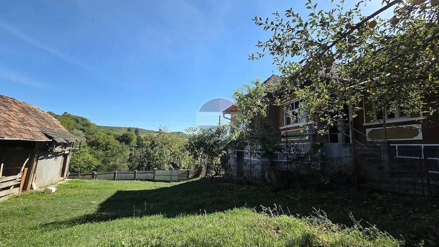 Casă cu 3 camere cu Teren 2200 Mp în Teleac