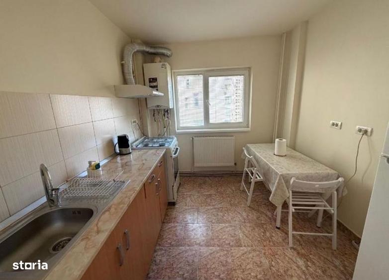 Apartament cu 2 camere semidecomandat, mobilat în Pantelimon