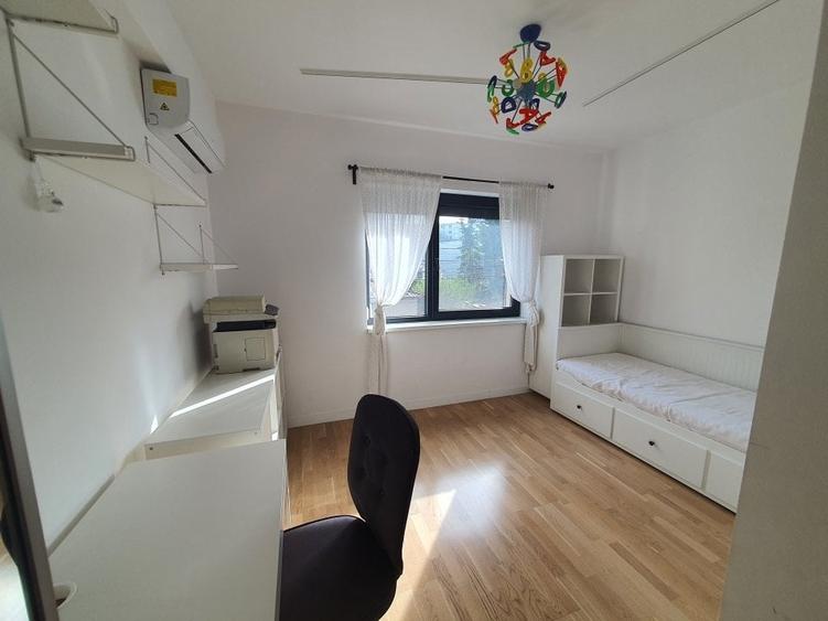 Apartament cu 3 camere decomandat în Domenii