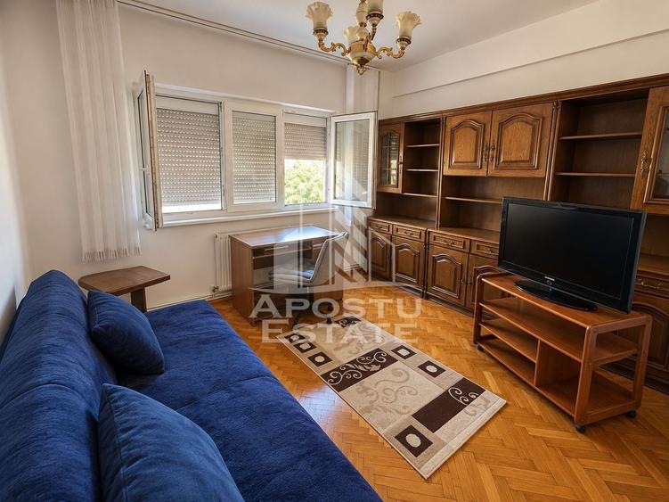 Apartament cu 3 camere decomandat, mobilat în Spitalul Județean
