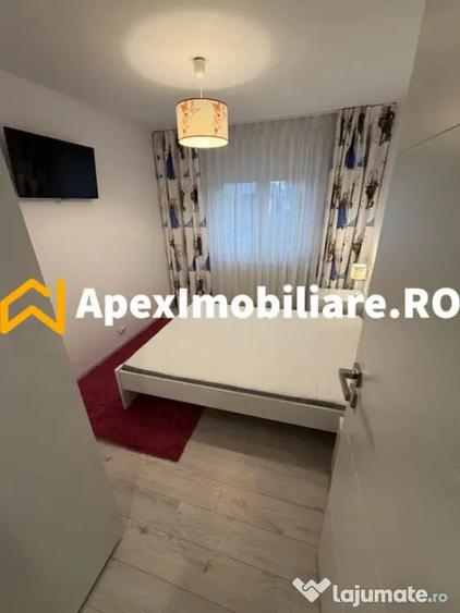 Apartament cu 3 camere semidecomandat în Berceni