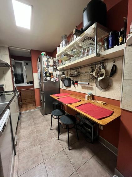 Apartament cu 3 camere decomandat, mobilat în Dacia