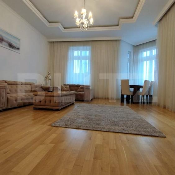 Apartament cu 3 camere decomandat, mobilat în Neptun