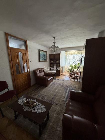 Apartament 3 camere de vanzare, 70,5 mp