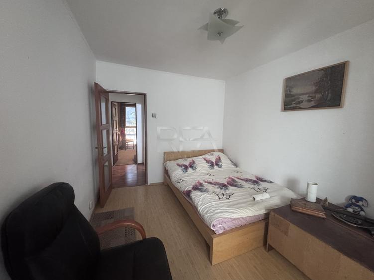 Apartament cu 4 camere decomandat în Titan