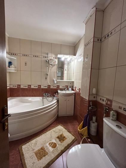 Apartament cu 3 camere în Far