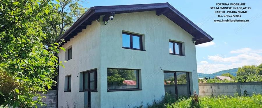 Casă cu 6 camere cu Teren 1100 Mp în Sud
