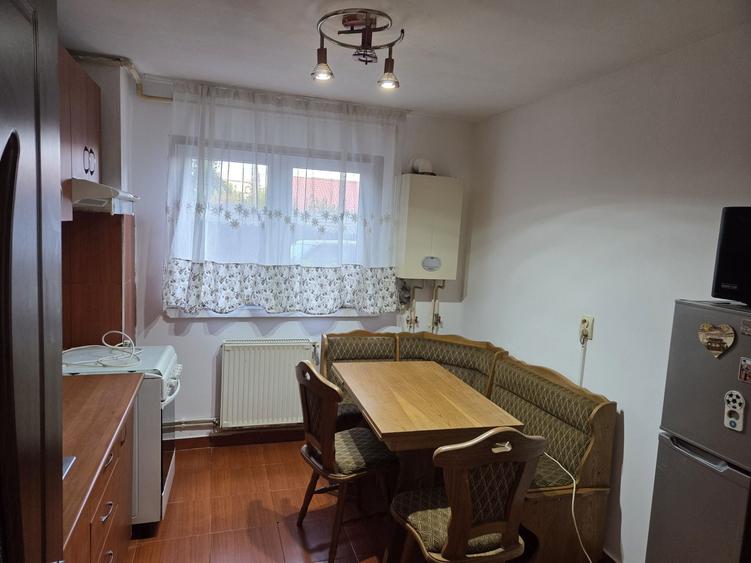 Apartament cu 2 camere semidecomandat în Micro 4