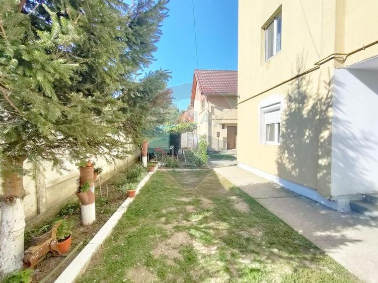 Apartament cu 3 camere decomandat în Lazaret