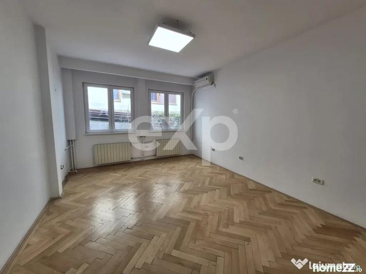 Casă cu 10 camere cu Teren 158 Mp în Dorobanți