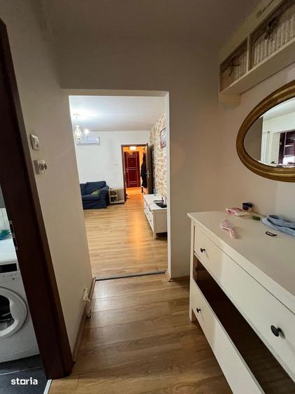 Apartament cu 3 camere semidecomandat, mobilat în Simion Bărnuțiu