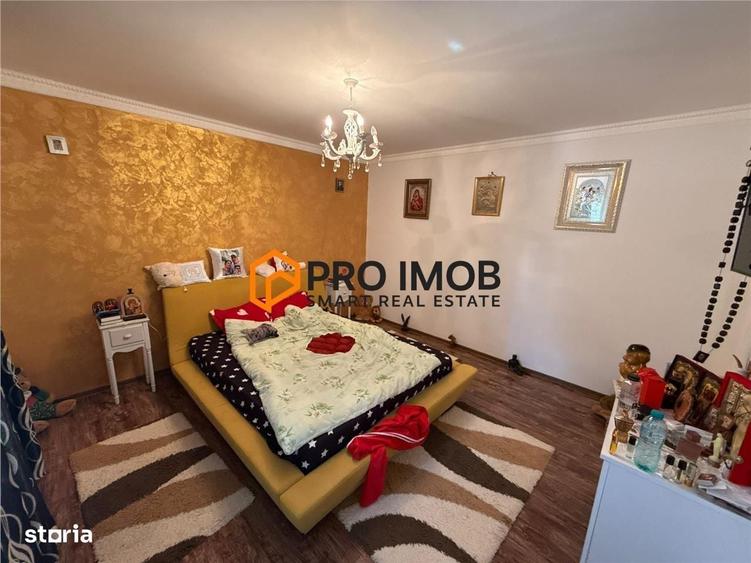 Casă cu 4 camere decomandat în Central