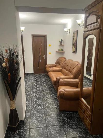 Apartament cu 3 camere decomandat în Păcurari