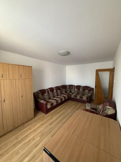 Proprietar, inchiriez apartament 2 camere decomandat - 3