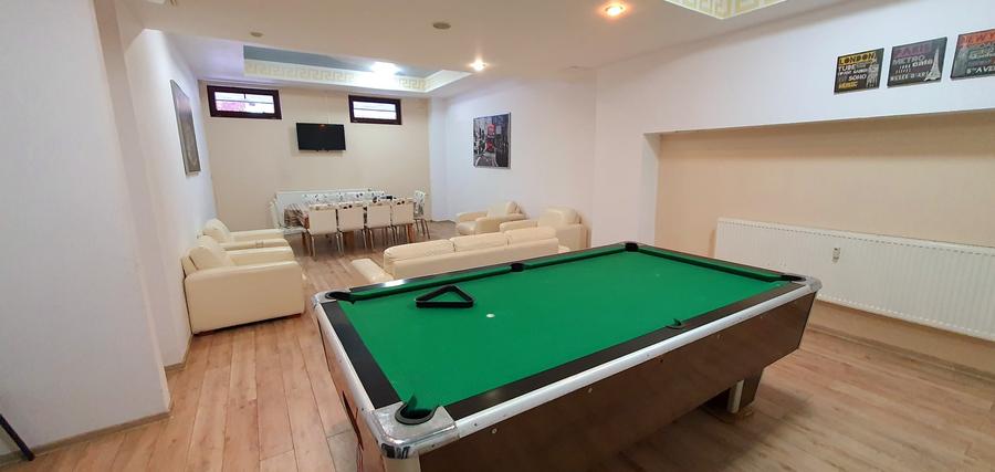 Apartament cu 2 camere semidecomandat, mobilat în Clăbucet