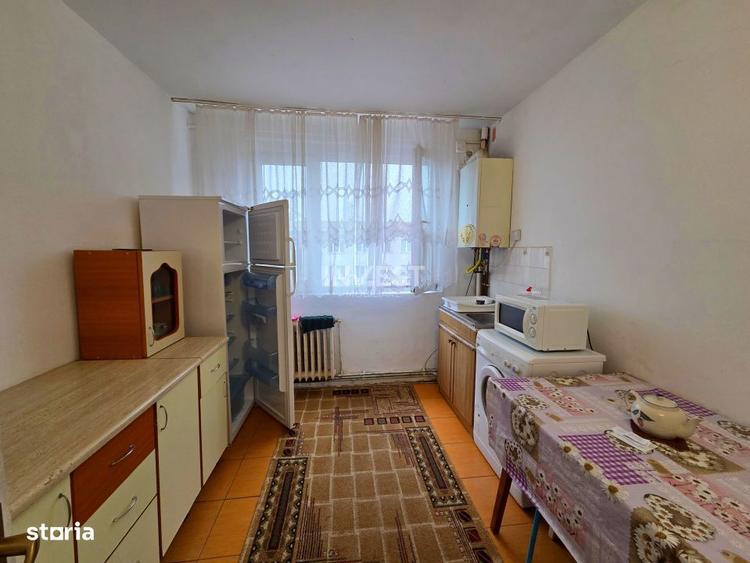 Apartament cu 3 camere decomandat, mobilat în Alexandru cel Bun