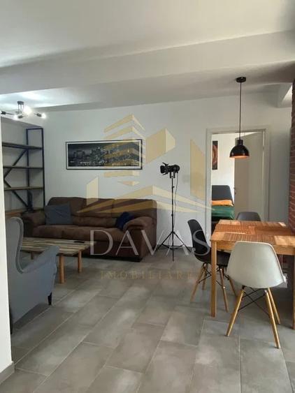 Apartament cu 2 camere semidecomandat, mobilat în Mărăști