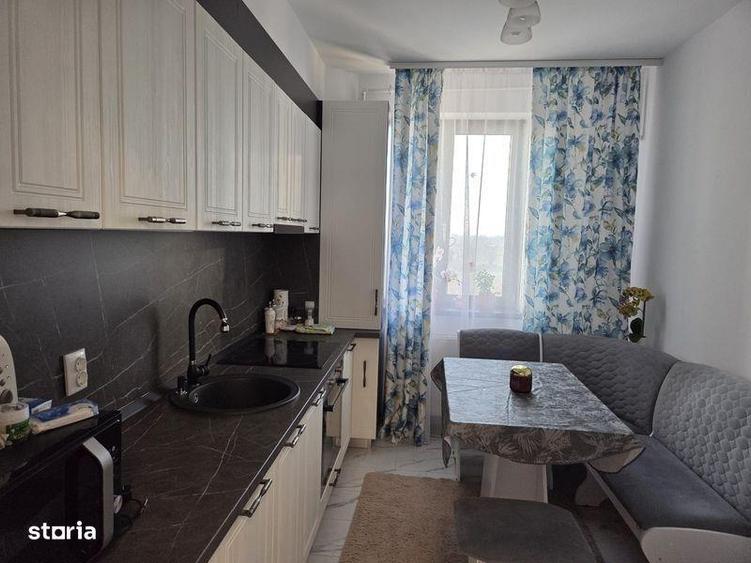 Apartament cu 3 camere, mobilat în Orizont