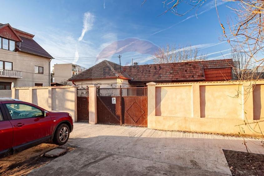 Casă individuală cu 6 camere cu Teren 450 Mp în Aurel Vlaicu