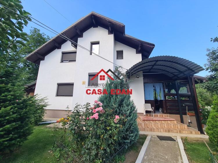 Casă cu 5 camere cu Teren 958 Mp în Câmpina