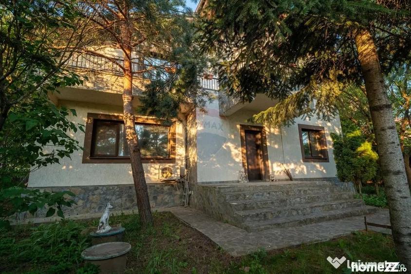 Casă cu 5 camere cu Teren 500 Mp în Brănești