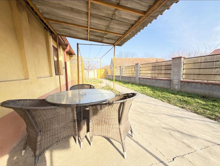 Casă cu 4 camere în Săcălaz