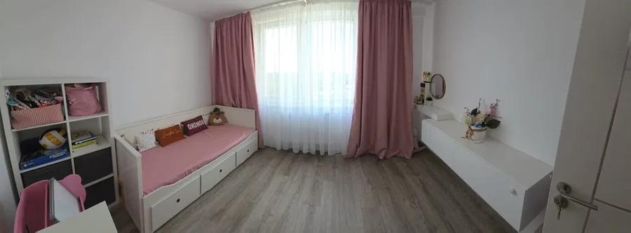 Apartament cu 3 camere decomandat, mobilat în Păcii