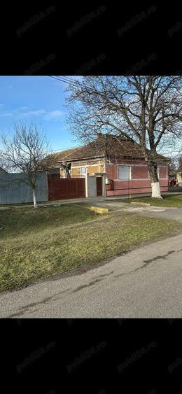 Casă cu Teren 2880 Mp în Central