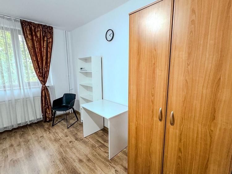 Apartament cu 3 camere de vânzare în zona Central - 2