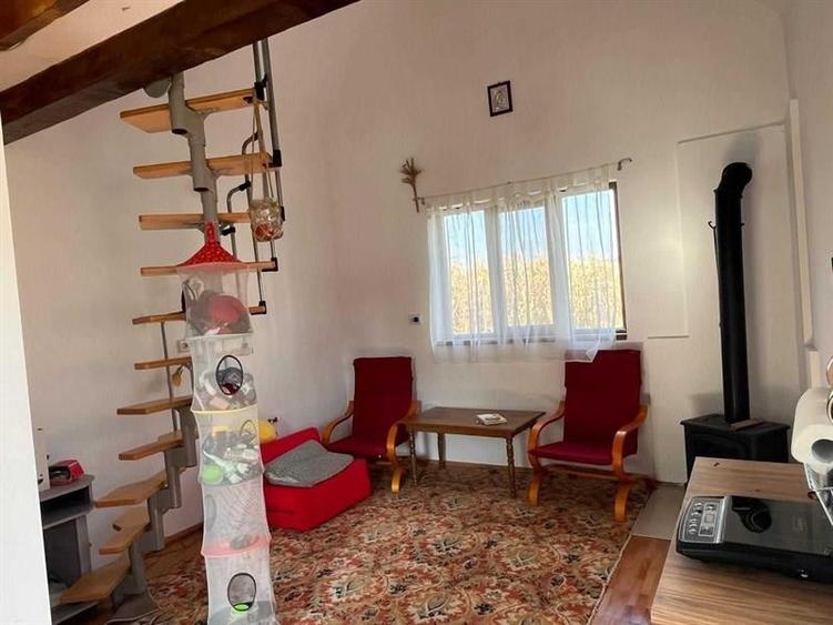 Casă individuală cu 2 camere cu Teren 1200 Mp în Mitocu Dragomirnei