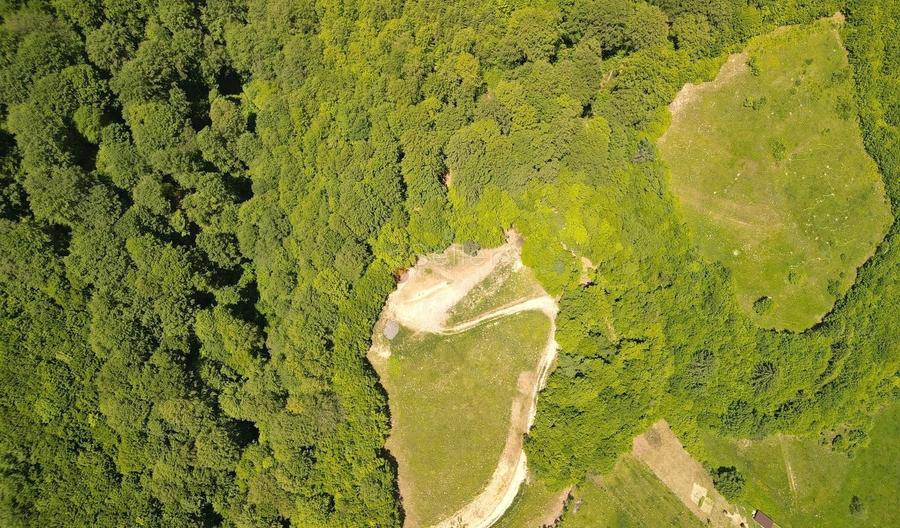 Teren Construcții extravilan de 16000 mp, în Poiana Mărului