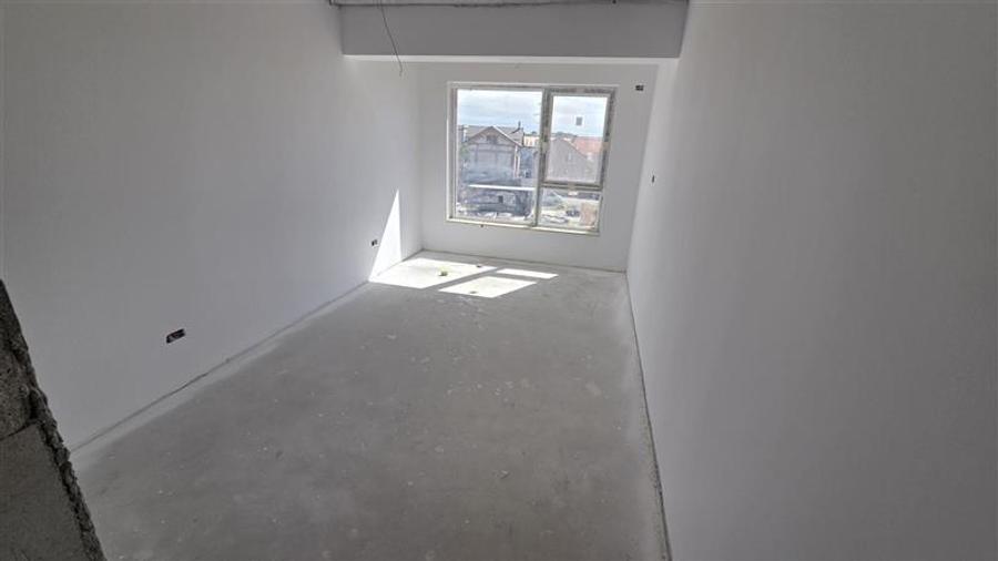 Apartament cu 2 camere decomandat în Dobroești