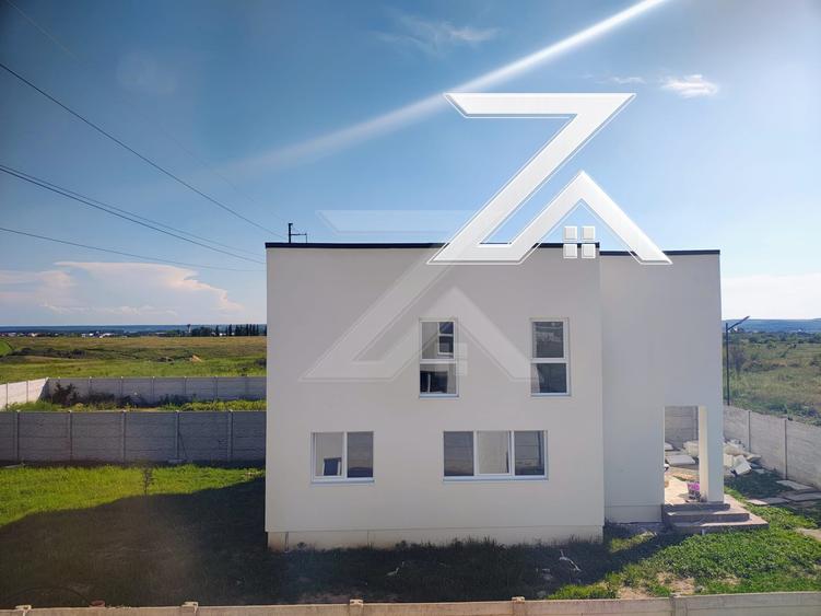 Casă individuală cu 5 camere cu Canalizare în Malu Mare