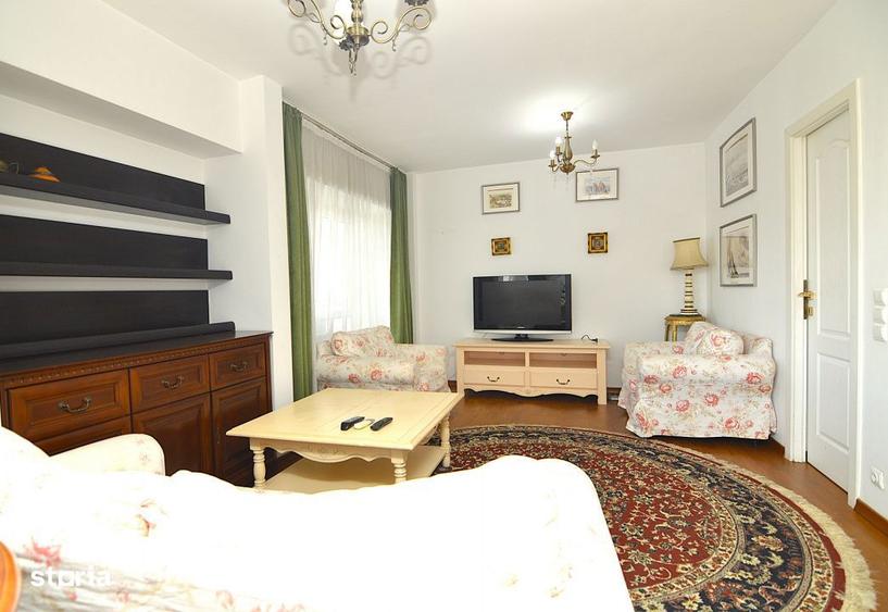 Apartament cu 3 camere decomandat, mobilat în Nerva Traian