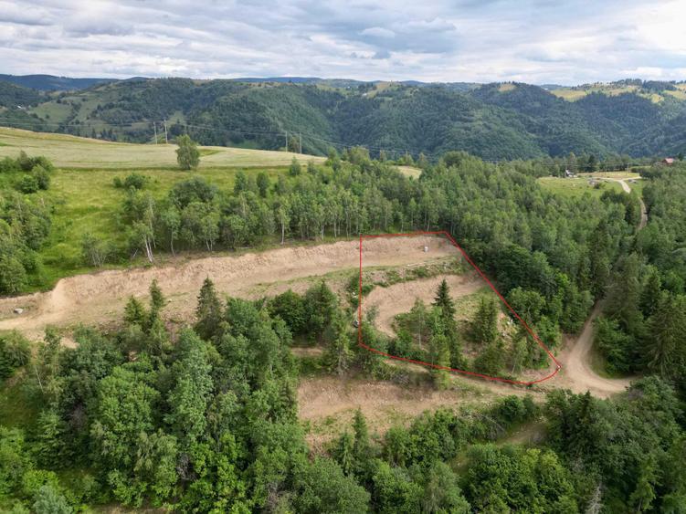 Teren de 1824 mp, în Mărișel
