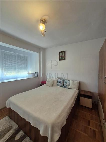 Apartament cu 2 camere decomandat, mobilat în Dâmbovița