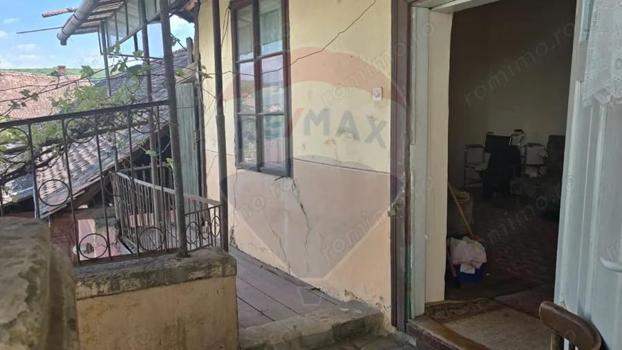 Casă cu 3 camere cu Teren 847 Mp în Central