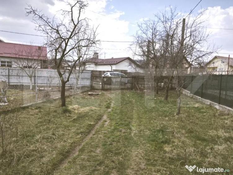 Teren intravilan ?i extravilan, suprafata de 1,37 hectare, - 2