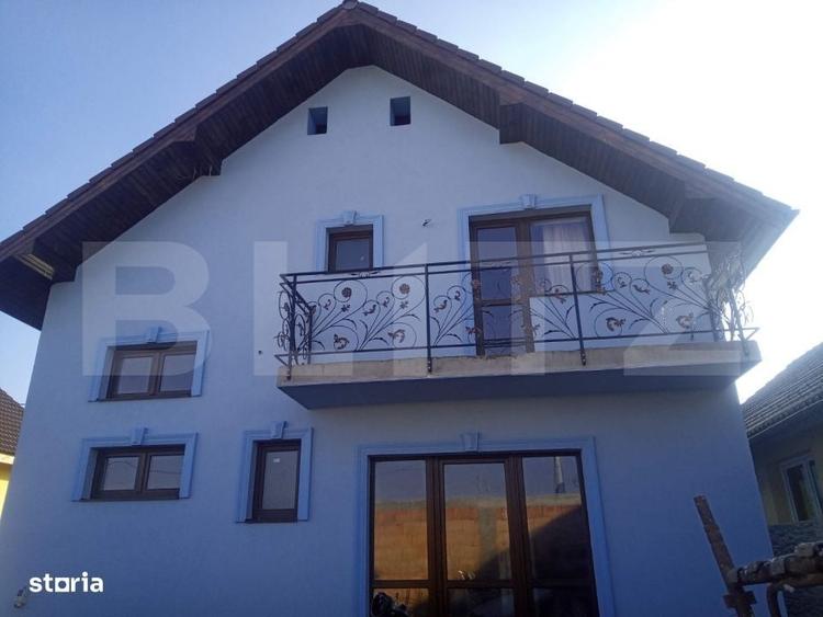 Casă cu 4 camere în Cristian