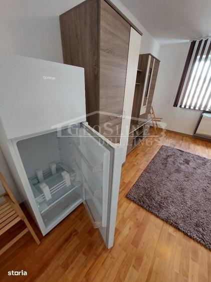 Garsonieră decomandată în Iris