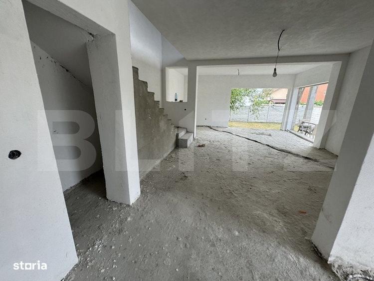 Casă cu 4 camere în Albești